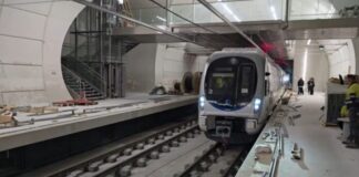 Donostiako Topo berriaren lurpeko pasabidetik probako lehen trenak igarotzen hasi dira dagoeneko