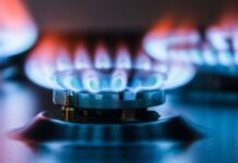 La OCU advierte de que la tarifa regulada del gas podría encarecerse un 54 % a partir de octubre