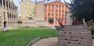 Hezkuntzak eta Iruñeko Udalak adostu dute Ezpeleta jauregiko patioa Alde Zaharreko bizilagunei eta herritar guztiei irekitako plaza bihurtzea