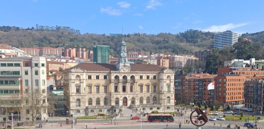 El Ayuntamiento de Bilbao conmemora el Día Mundial sin juegos de azar con un punto de información